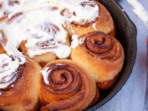 sourdough cinnamon rolls with cream cheese icing