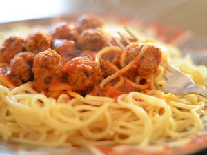 pasta-sauce-meatballs-3329-x-2205.jpg