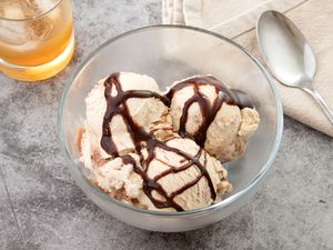 Homemade Peanut Butter Whiskey Ice Cream - Skrewball Ice Cream Copycat Recipe