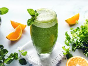 Raw green kale smoothie recipe