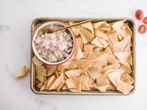Sausage dip with chips