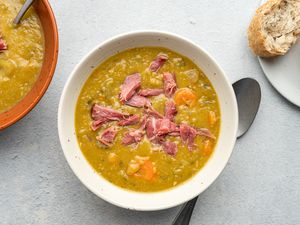 French Canadian-Style Crock Pot Split Pea Soup