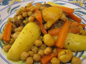 Moroccan Tagine With Carrots, Chickpeas and Potatoes