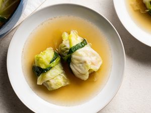 Canh Bap Cai Nhoi Thit (Vietnamese Cabbage Rolls Soup)