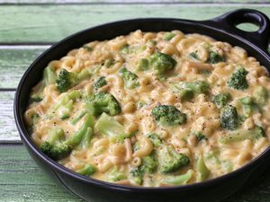 Creamy, Easy Broccoli Macaroni and Cheese