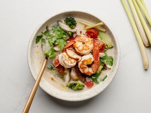 Lemongrass and shrimp soup