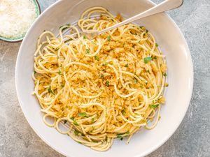 Pasta with anchovies and garlic breadcrumbs